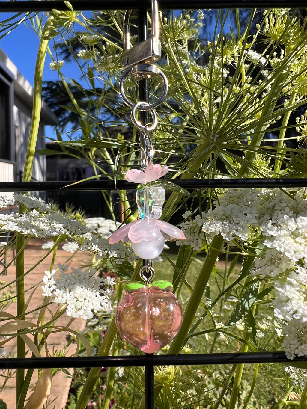 JUICY PEACH CLASP CHARM