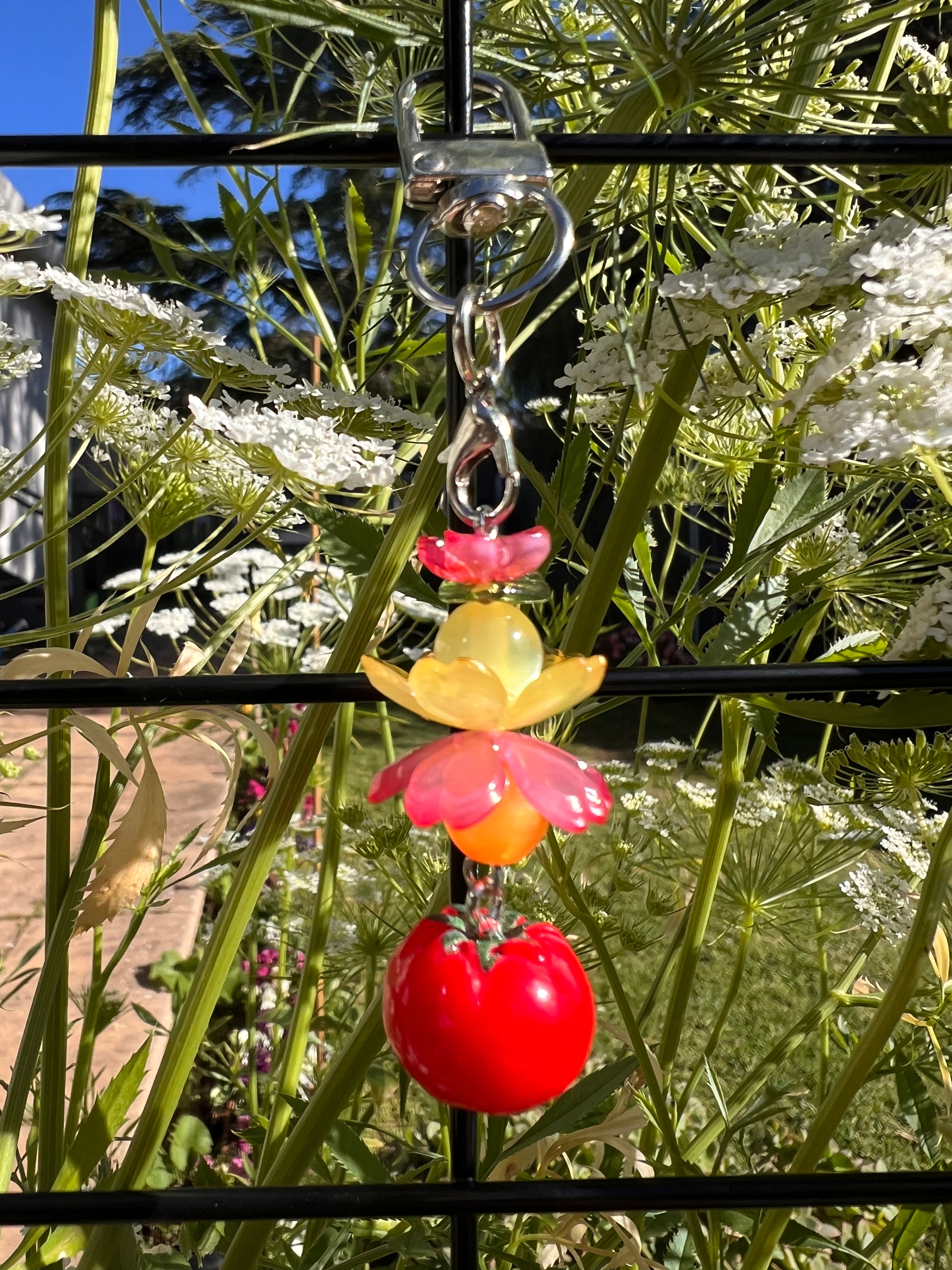 JUICY TOMATO CLASP CHARMS