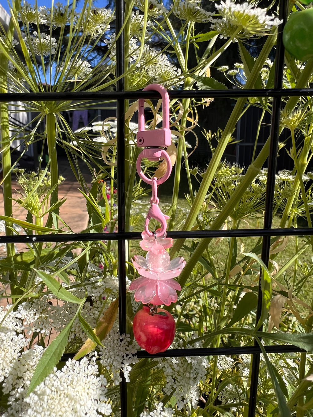 JUICY APPLES CLASP CHARMS