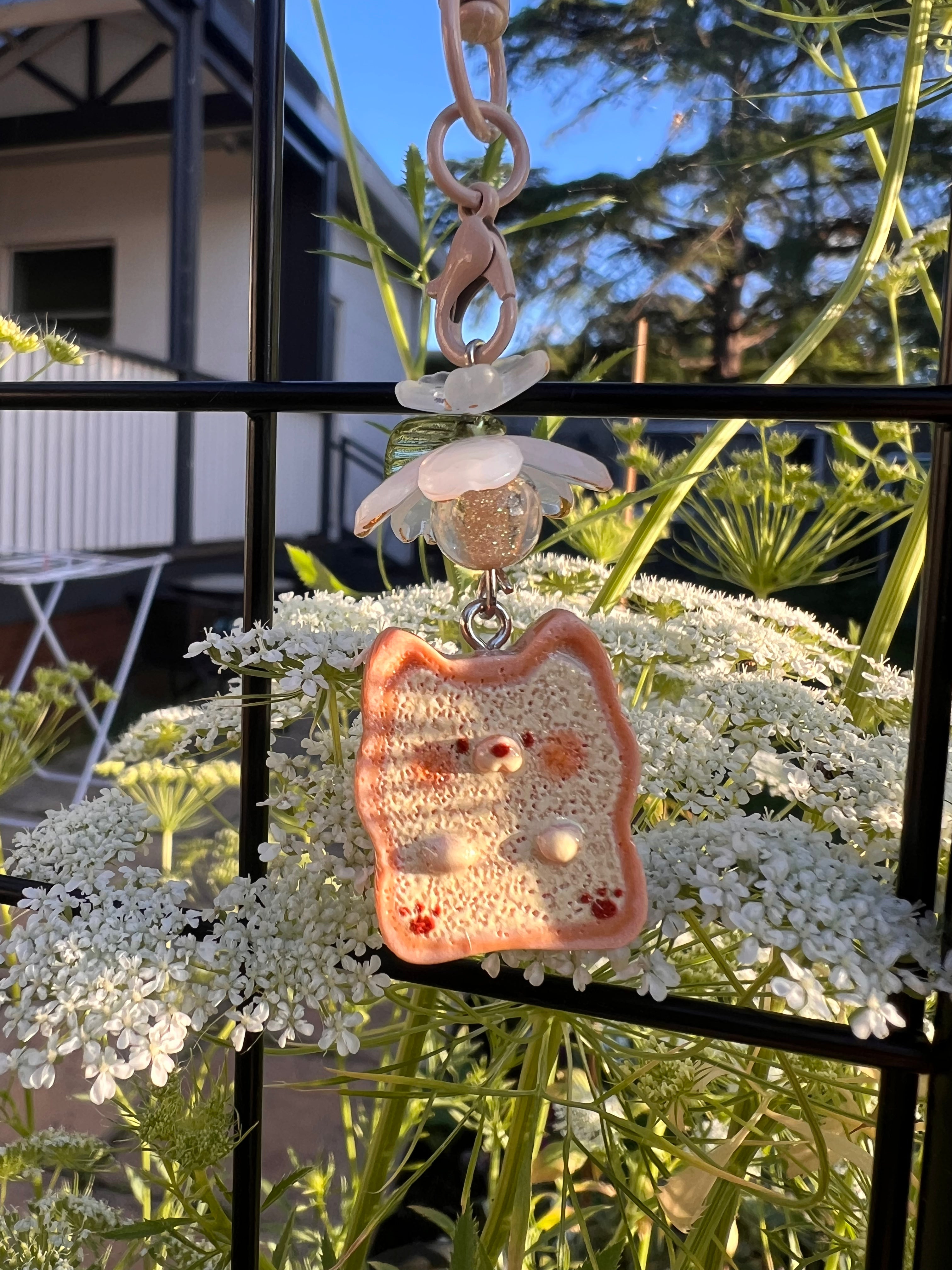 TOASTY CLASP CHARM