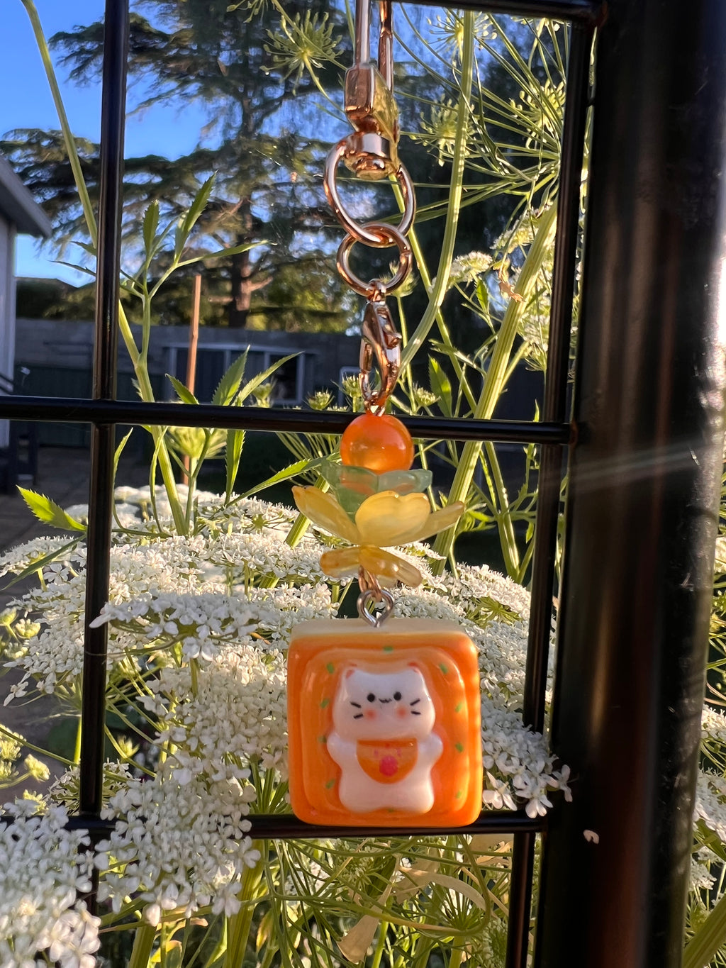 KITTY TOAST CLASP CHARM