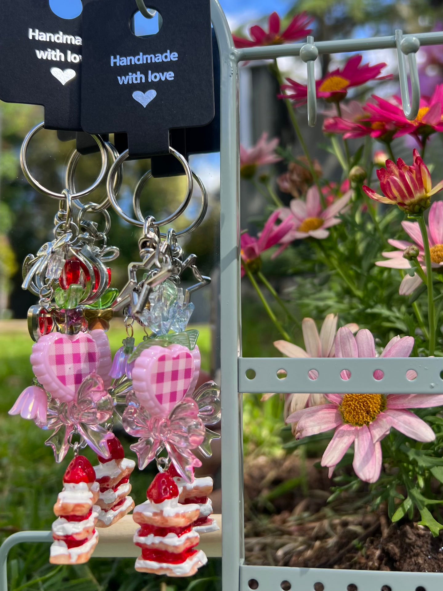 STRAWBERRY CAKE KEYRINGS